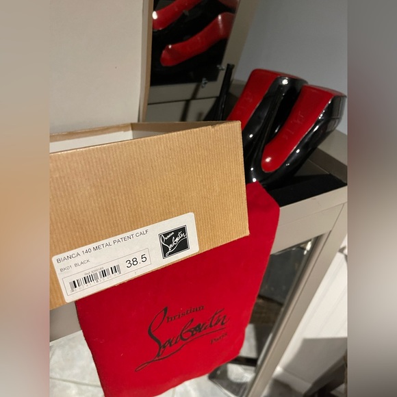 Christian LouBoutin Patent Leather Bianca Heels Sz 38.5 Original Box & Dust Bag - Picture 4 of 6
